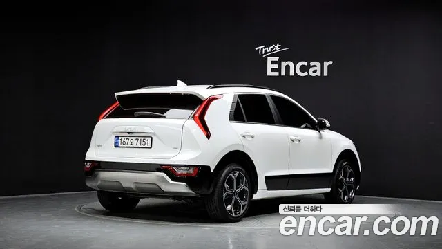 Kia Niro The All New Niro Signature — Фото автомобиля 2