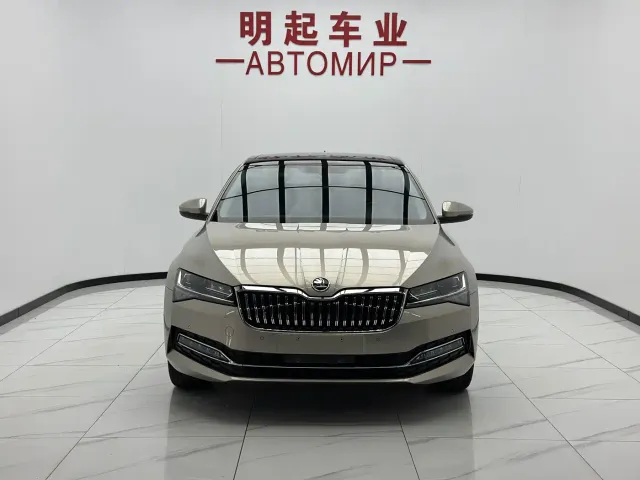 Skoda Superb — Фото автомобиля 2