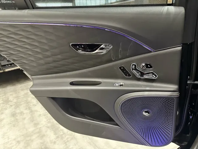 Bentley Flying Spur — Фото автомобиля 10