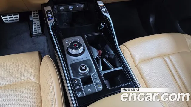 Kia Sorento Sorento 4-е поколение Бензин 2.5T 2WD — Фото автомобиля 8