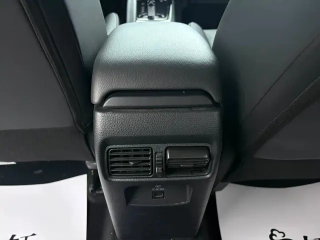 Nissan Tiida — Фото автомобиля 20