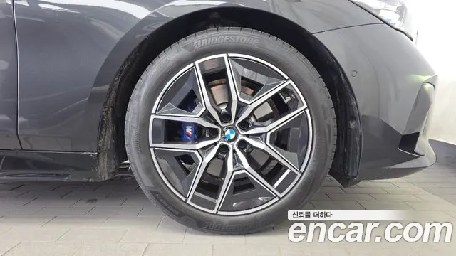 BMW 5 Series G60 — Фото автомобиля 21