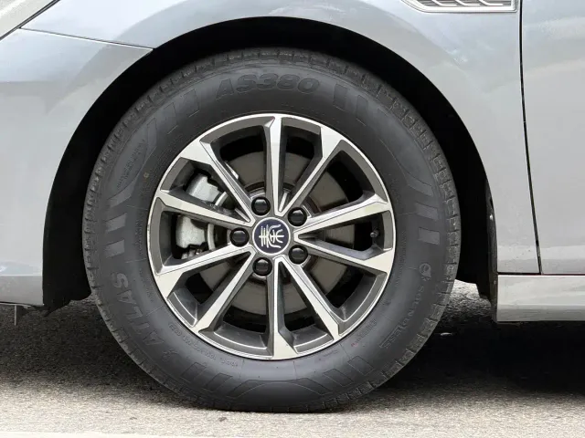 BYD Qin PLUS — Фото автомобиля 4