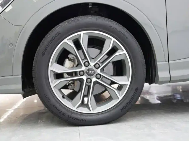 Audi Q3 — Фото автомобиля 5