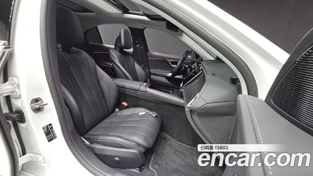 Mercedes-Benz E-Class — Фото автомобиля 4