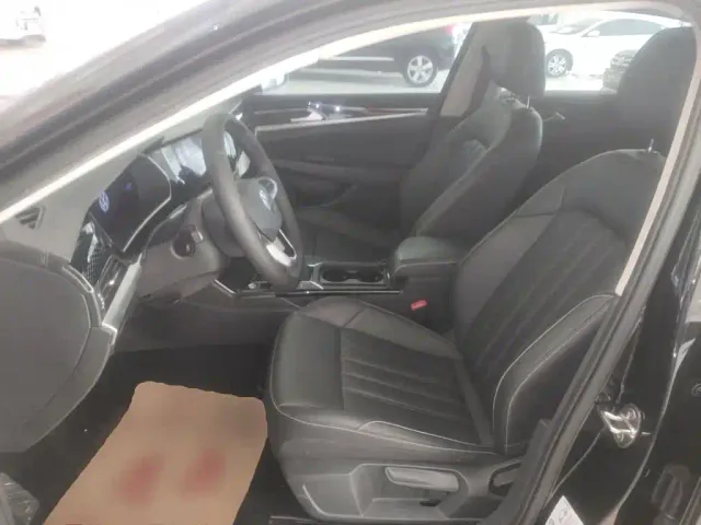 Volkswagen Passat — Фото автомобиля 14
