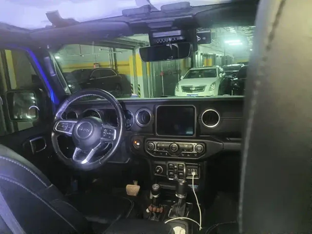 Jeep Wrangler 4xe — Фото автомобиля 12