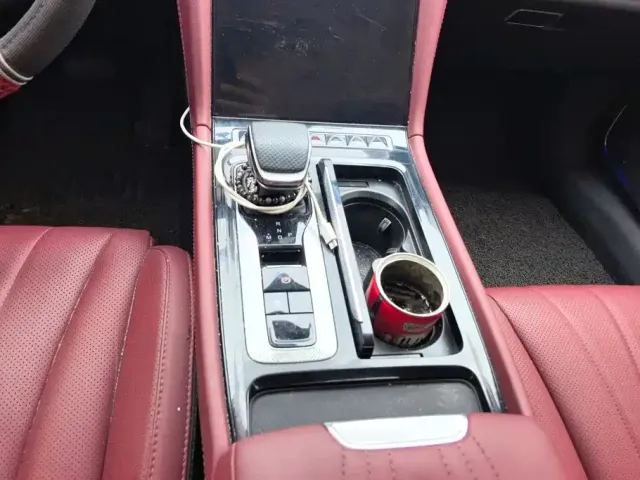 Hongqi H5 — Фото автомобиля 16