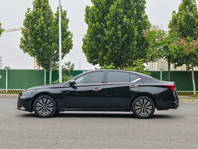 Nissan Teana — Фото автомобиля 13