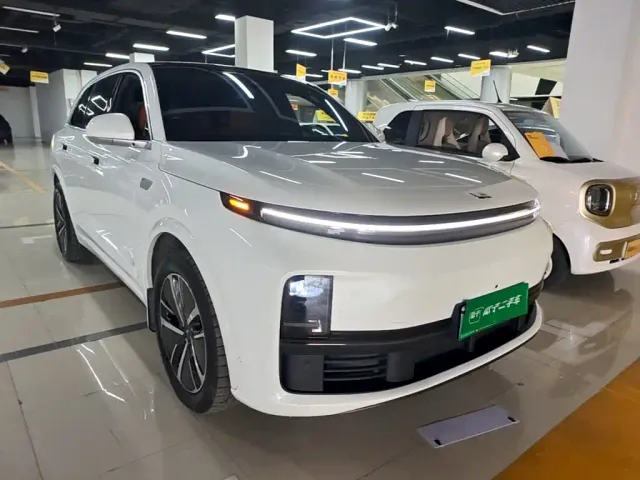 Li Auto L7 — Фото автомобиля 3