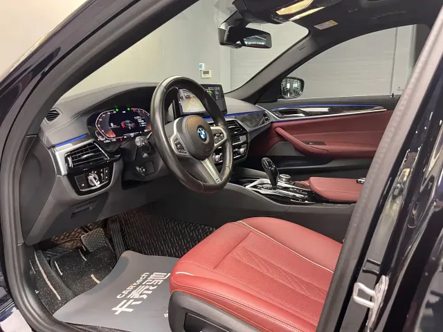 BMW 5 Series — Фото автомобиля 27