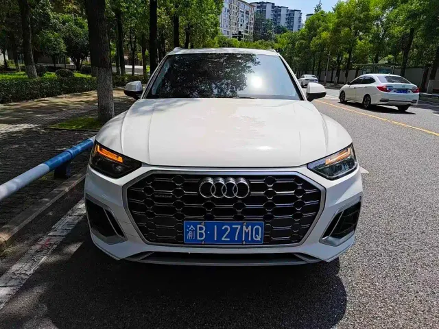 Audi Q5L — Фото автомобиля 2