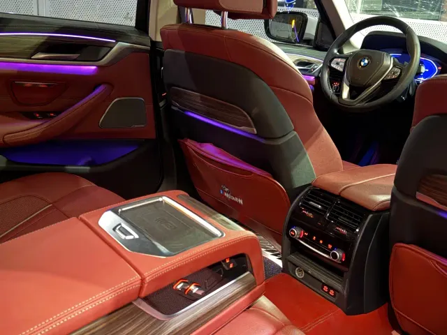 BMW 5 Series — Фото автомобиля 9