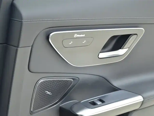 Mercedes-Benz C-Class — Фото автомобиля 11