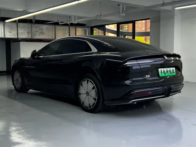 BYD U7 — Фото автомобиля 4