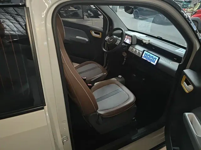 Wuling Hongguang Mini EV — Фото автомобиля 24