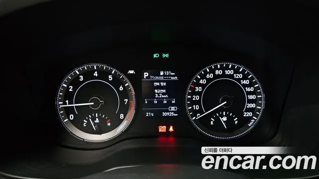 Hyundai Venue — Фото автомобиля 11