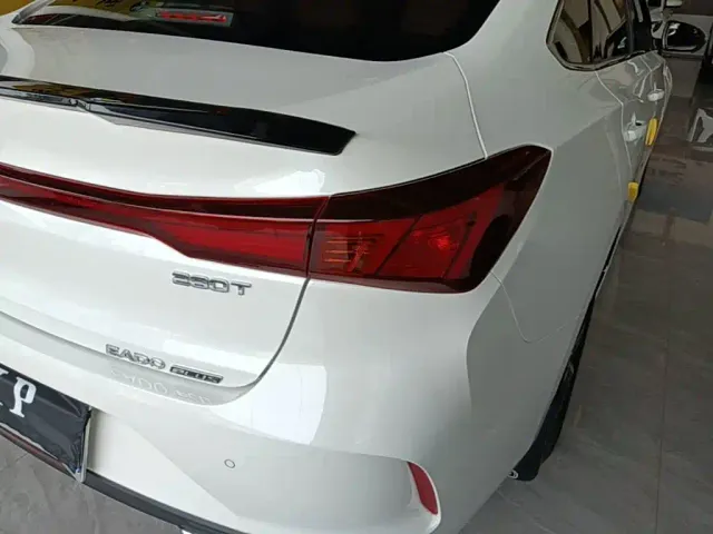 Changan Eado — Фото автомобиля 7