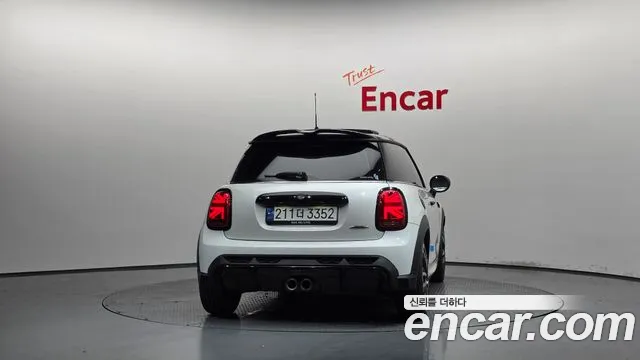 Mini Cooper — Фото автомобиля 4