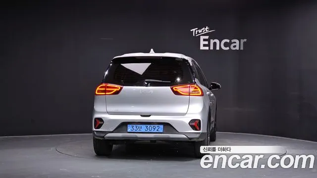 Kia Niro — Фото автомобиля 4