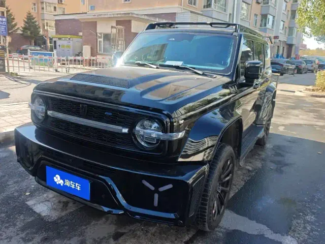 Фотография автомобиля — CYBERSPACE Co-created Tank 300