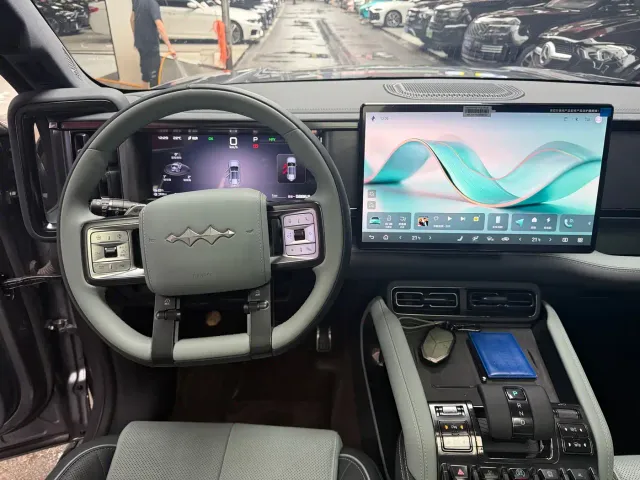 BYD FangChengBao Leopard 5 — Фото автомобиля 13