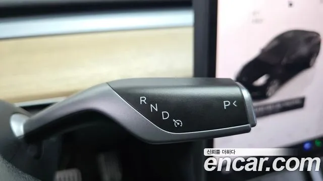 Tesla Model Y — Фото автомобиля 9