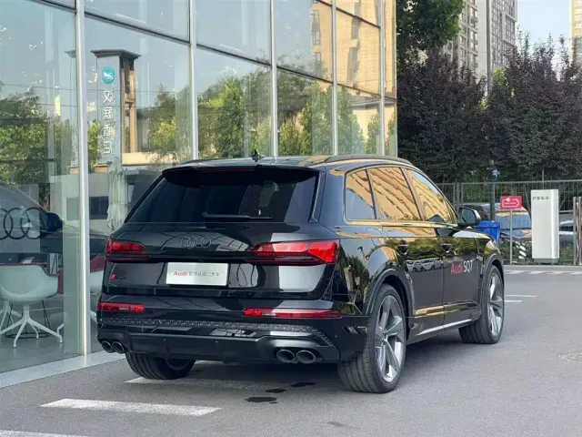 Audi Audi SQ7 2024 4.0 TFSI — Фото автомобиля 4