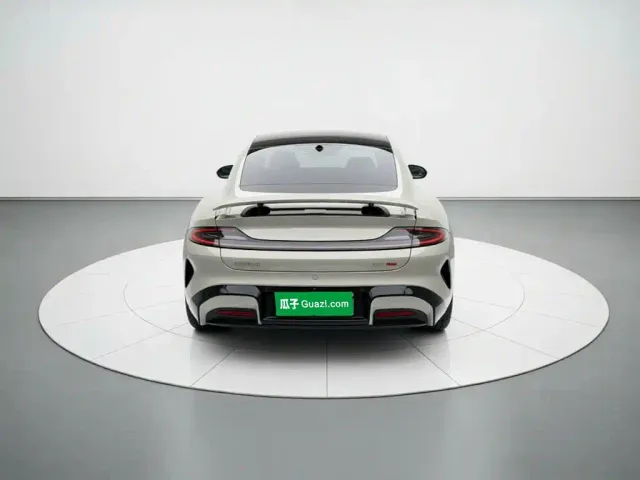 Xiaomi SU7 — Фото автомобиля 3