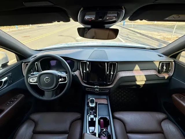 Volvo XC60 — Фото автомобиля 6