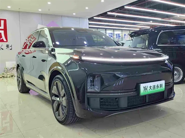 Li Auto L8 — Фото автомобиля 3