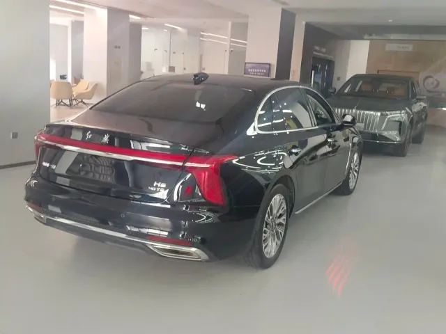 Hongqi H5 — Фото автомобиля 9