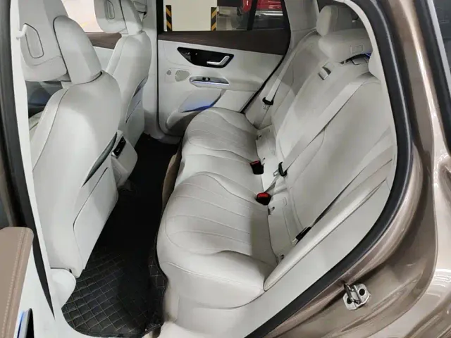 Mercedes-Benz EQE SUV — Фото автомобиля 21