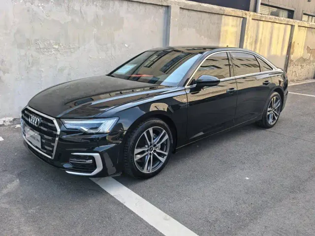 Фотография автомобиля — Audi A6L