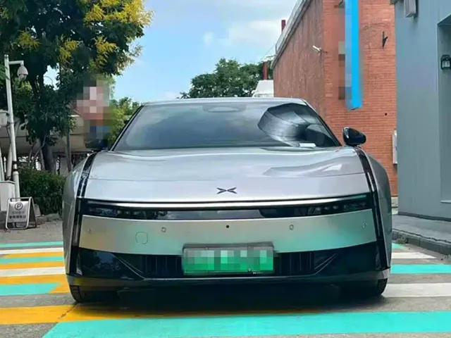 XPeng XPeng P7 2025 702km Long Range Edition — Фото автомобиля 3
