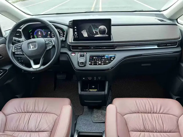 Honda Odyssey — Фото автомобиля 11