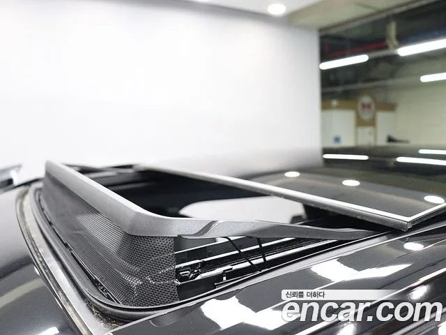 Land Rover Range Rover Velar Range Rover Velar 2.0 P250 Dynamic SE — Фото автомобиля 12