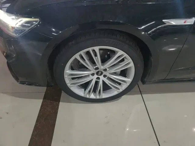 Audi A7L — Фото автомобиля 22