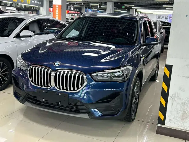 Фотография автомобиля — BMW X1