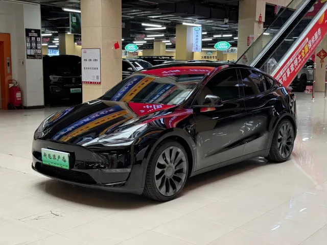 Фотография автомобиля — Tesla Model Y