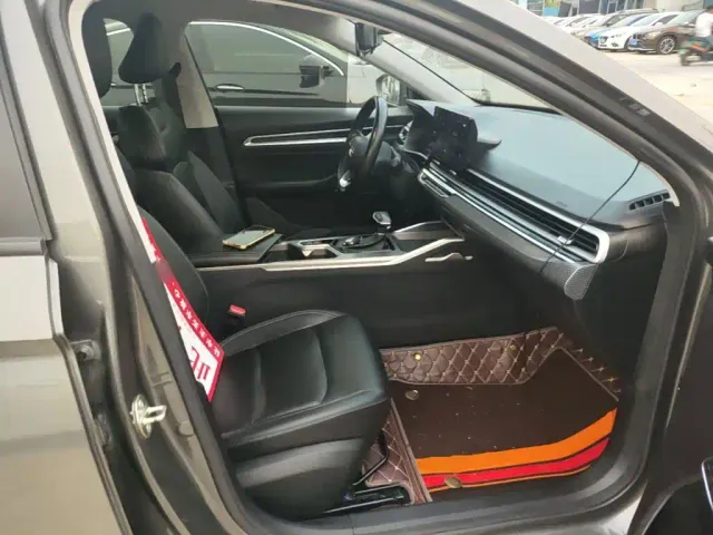 Geely Emgrand — Фото автомобиля 24