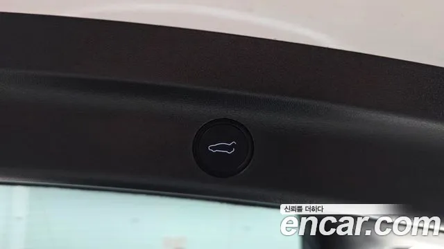Tesla Model Y — Фото автомобиля 26