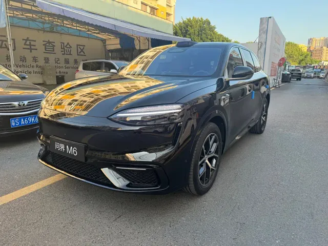 Aito M6 — Фото автомобиля 2