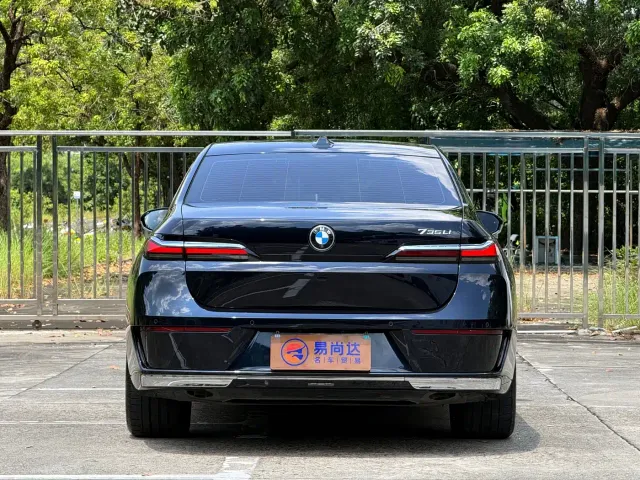 BMW 7 Series — Фото автомобиля 7