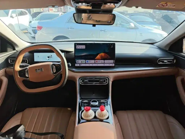 Geely Galaxy Stellar 6 — Фото автомобиля 9