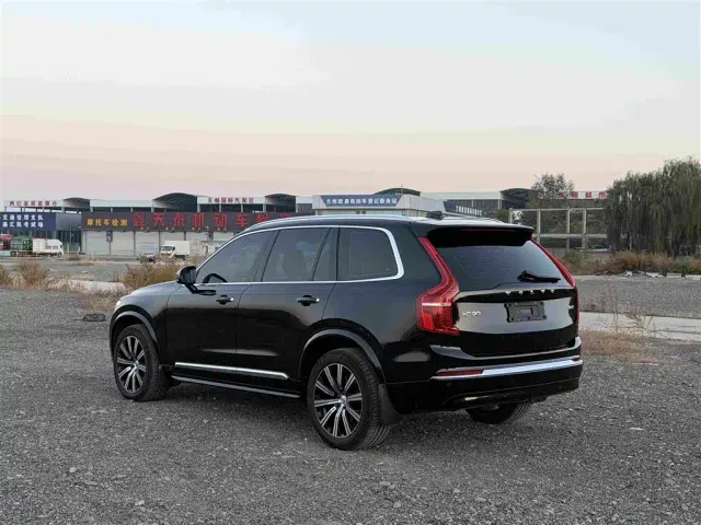 Volvo XC90 — Фото автомобиля 6