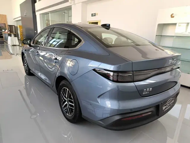 BYD Seal 05 DM-i — Фото автомобиля 4