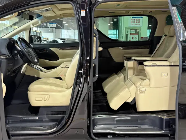 Toyota Vellfire — Фото автомобиля 6
