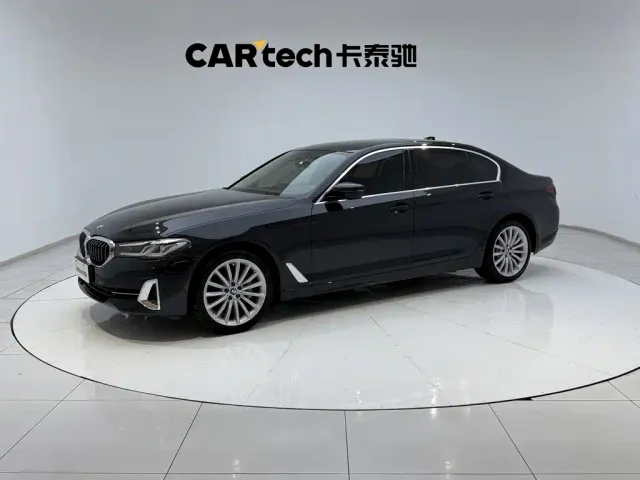 Фотография автомобиля — BMW 5 Series