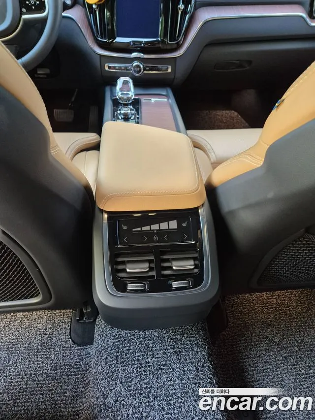 Volvo XC60 2nd Gen — Фото автомобиля 13